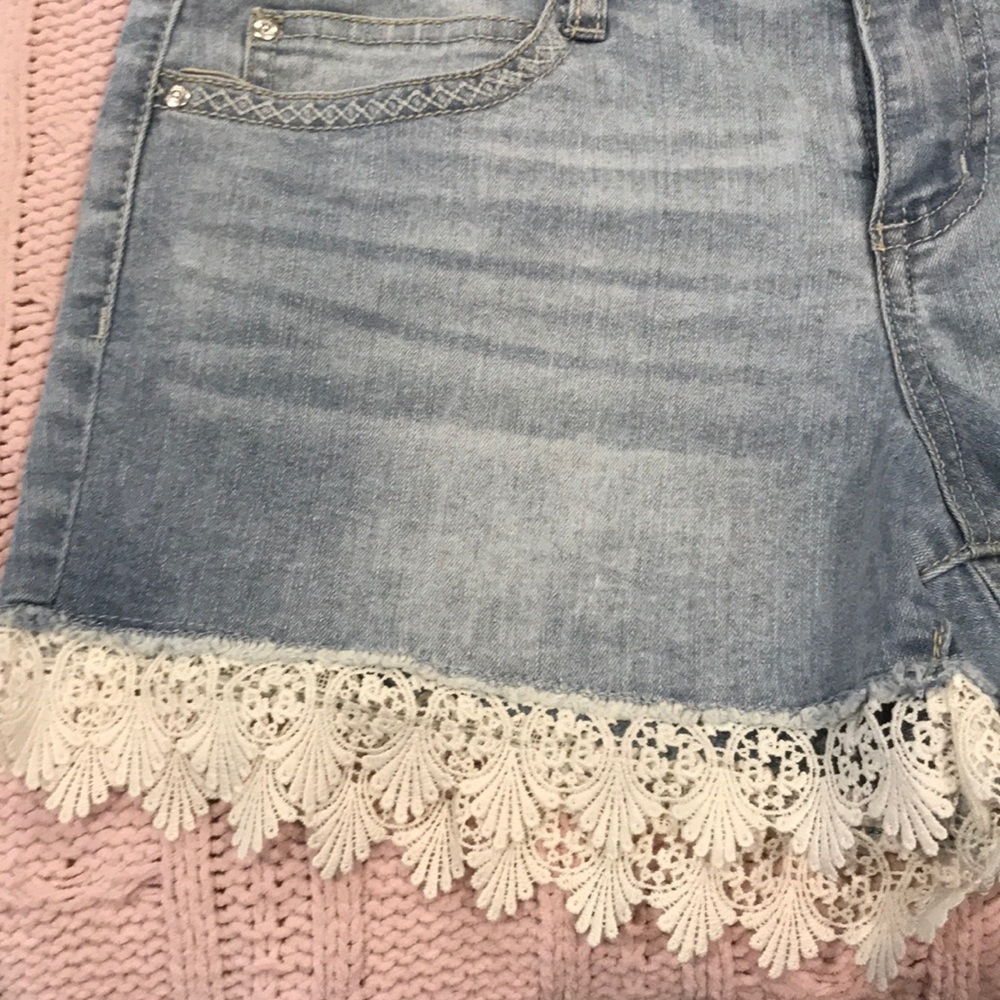 Lei shorts 9 - Picture 3 of 4